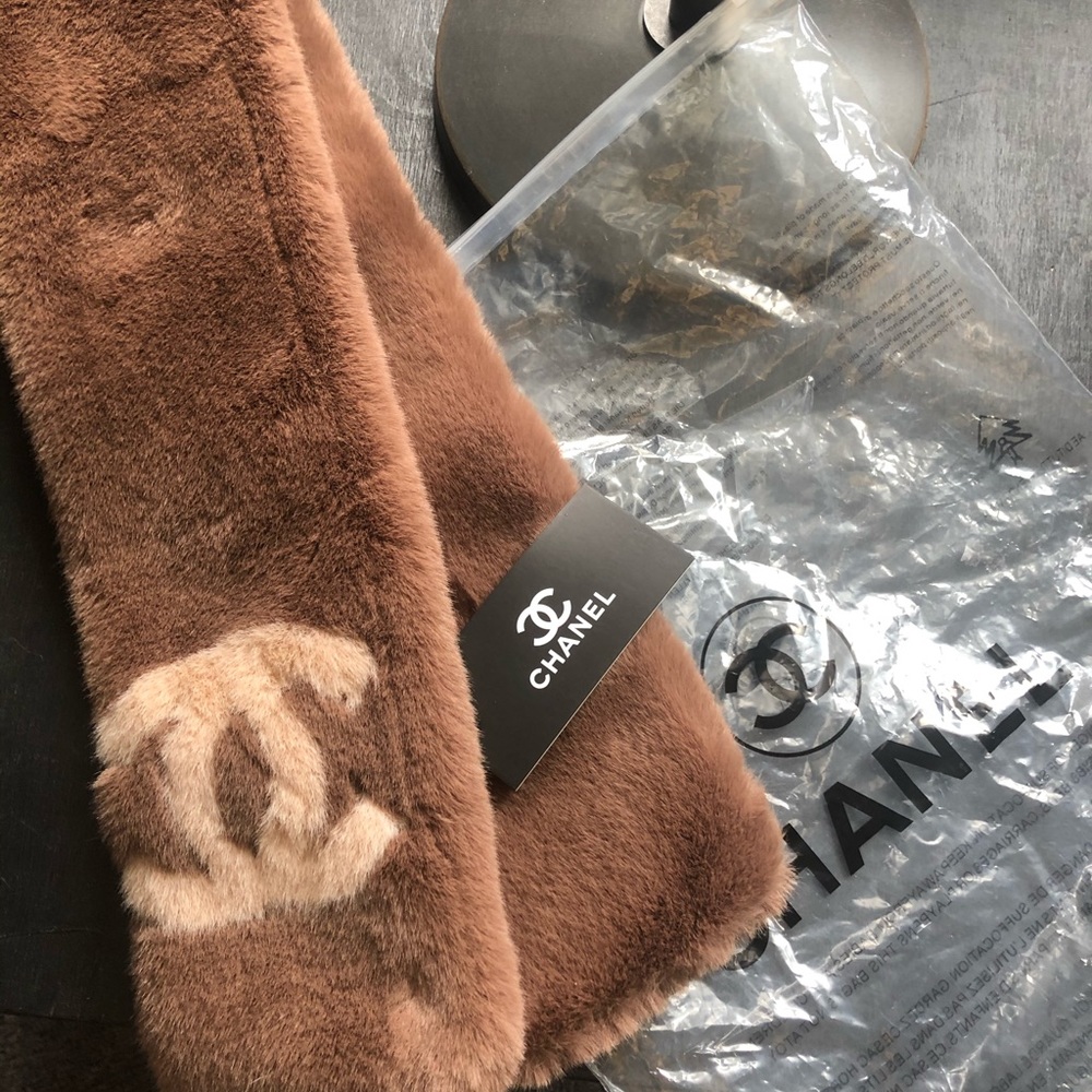 Chanel Vintage CC fur Scarf